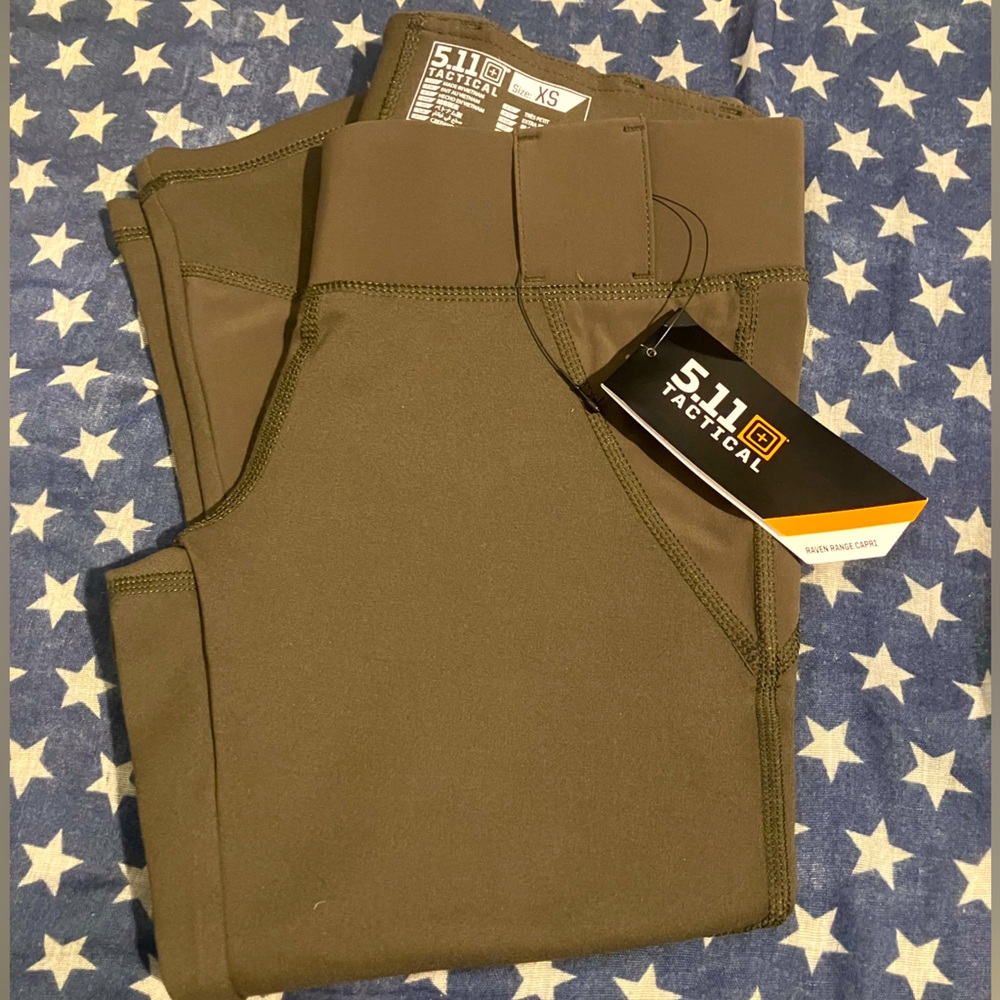 5.11 Tactical Women’s Raven Range Capri 
Size XS 192 tundra